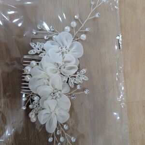 Ivory Floral Hair Comb with Pearls